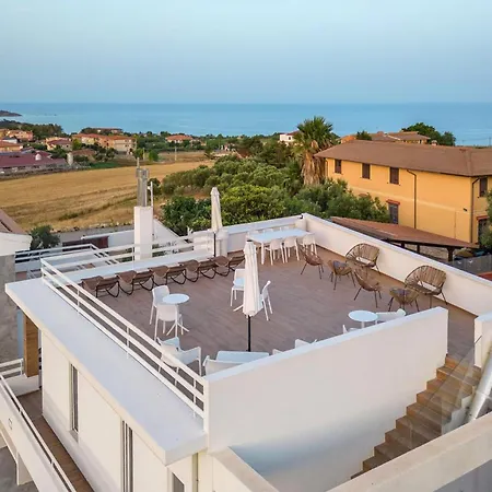 Luxurious In * Crotone