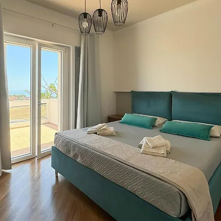 Luxurious In Crotone